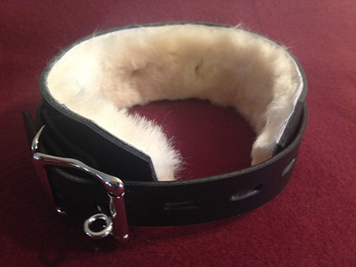 locking fur lined leather collar